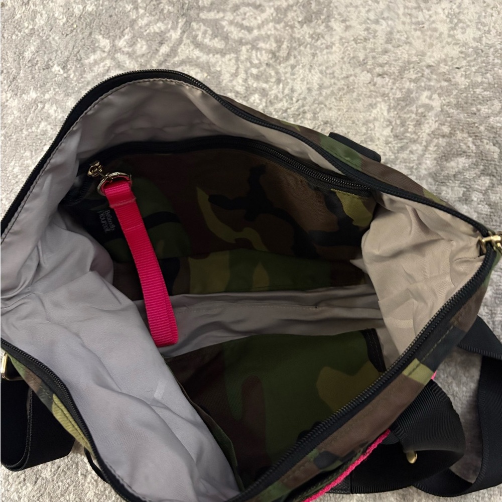 Andi small camo crossbody/ backpack bag - Picture 16 of 16